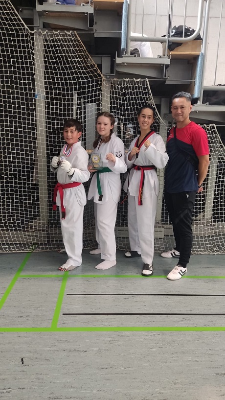 03 c97e8b73 a8a4 4a61 9495 52e952e36406