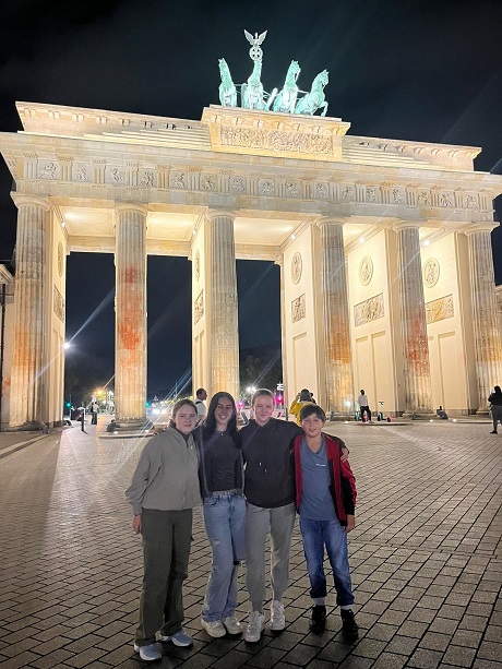 01 4b64f704 97cf 4254 8ed3 f0cd61aea810