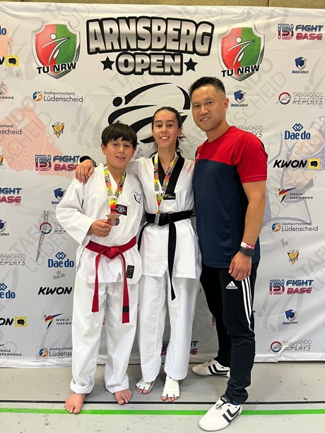 08 a30a76fd cdfe 40c6 adbd 376e32301b6b