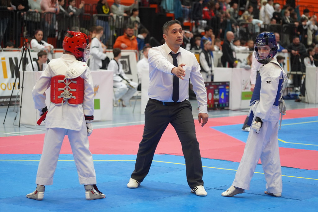 52862429254 a35452db94 b