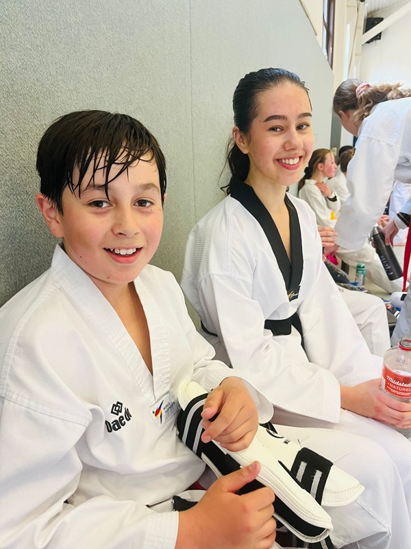 03 00fc4541 7b4a 4b1a 831b 2ef2cba5b755